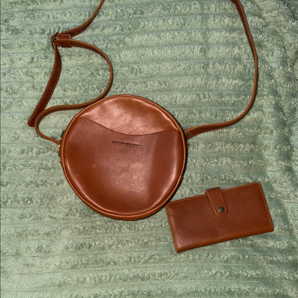Portland Leather Round Tan Crossbody Bag